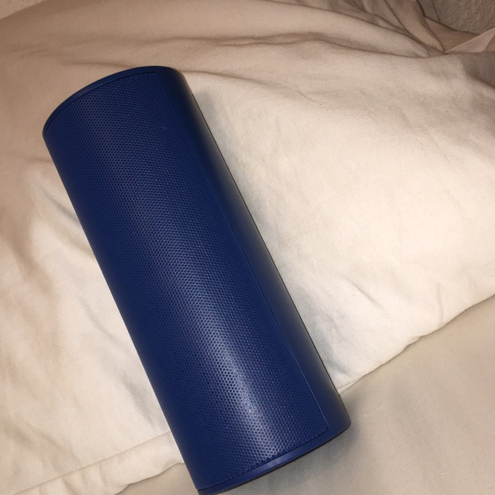 I’m selling an insignia speaker